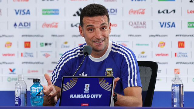 KANSAS CITY, MISSOURI - JUNE 15: Lionel Scaloni, Head Coach of Argentina, gestures during a press conference of Argentina one day ahead of the FIFA World Cup 2026 Group J match between Argentina and Algeria at Kansas City Stadium on June 15, 2026 in Kansas City, Missouri.