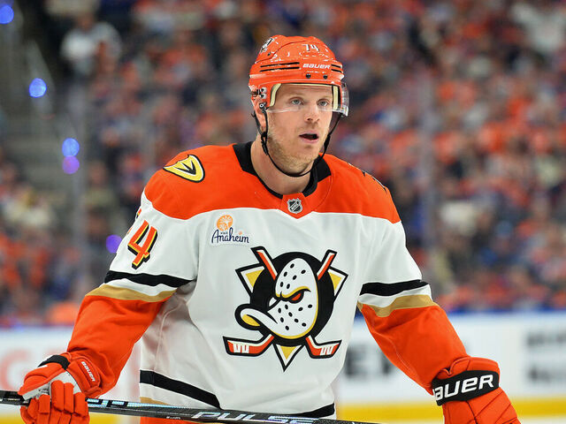John Carlson won't return to Ducks