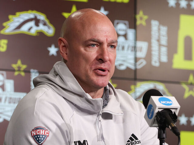 Report: NCAA coach Ferschweiler among candidates for Leafs'…