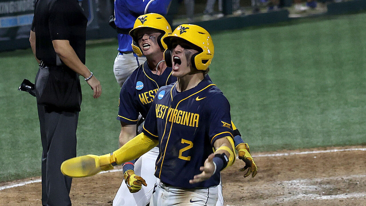 CLEMSON, SC - JUNE 01: West Virginia Mountaineers catcher/outfielder Gavin Kelly (2) during a NCAA Division 1 college regional baseball playoff game between the Kentucky Wildcats and the West Virginia Mountaineers on June 1, 2025 at Doug Kingsmore Stadium in Clemson, S.C.
