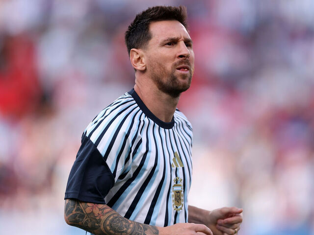 Lionel Messi's father dealing with health issue, family | theScore