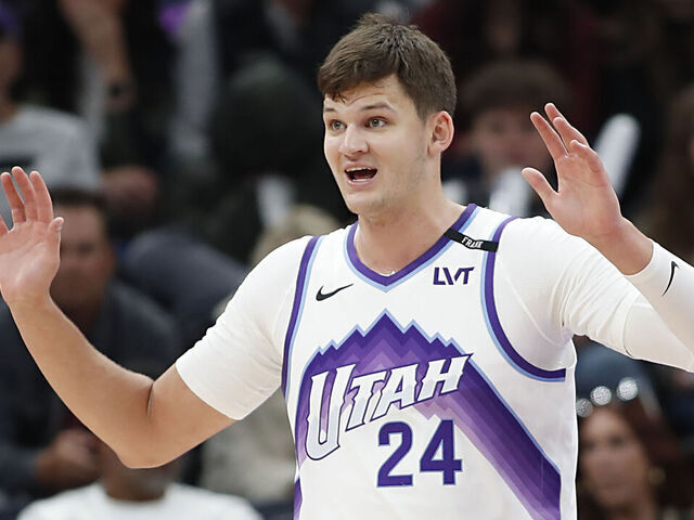 Report: Jazz, Kessler not close in contract talks