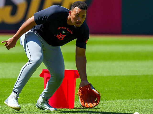 Tigers' Pérez out after being struck in face by plyometric …