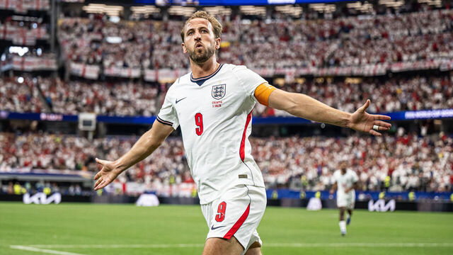 ARLINGTON, TEXAS - JUNE 17: Harry Kane of England celebrates after scoring his team's second goal during the FIFA World Cup 2026 Group L match between England and Croatia at Dallas Stadium on June 17, 2026 in Dallas, Texas.
