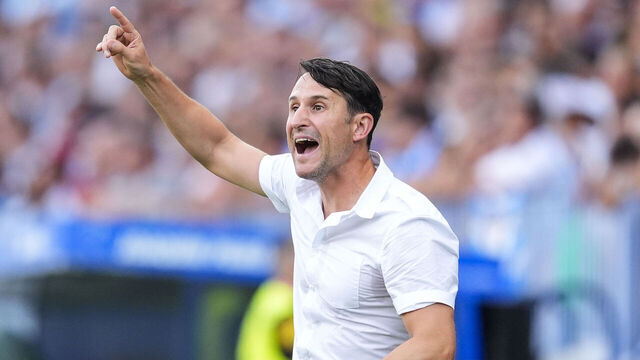 MALAGA, SPAIN - AUGUST 16: Beñat San Jose, head coach of SD Eibar, gestures during the Spanish league, LaLiga Hypermotion, football match played between Malaga CF and SD Eibar at La Rosaleda stadium on August 16, 2025, in Malaga, Spain.