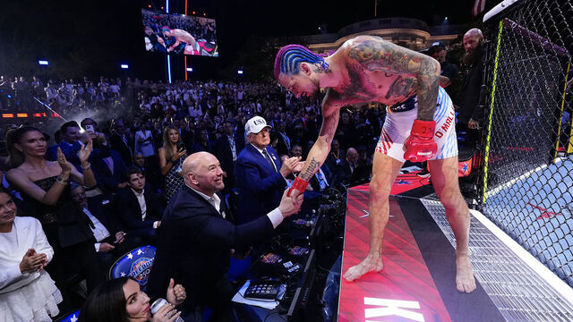 WASHINGTON, DC - JUNE 14: (R-L) Sean O'Malley shakes hands with UFC President and CEO Dana White in a bantamweight fight during the UFC Freedom 250 event on the South Lawn at the White House on June 14, 2026 in Washington, DC.