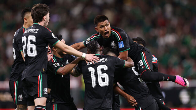 ZAPOPAN, MEXICO - JUNE 18: Luis Romo #7 of Mexico celebrates with teammates after scoring his team's first goal during the FIFA World Cup 2026 Group A match between Mexico and Korea Republic at Guadalajara Stadium on June 18, 2026 in Guadalajara, Mexico.