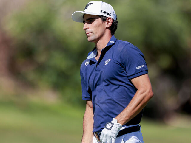 Niemann hit with 2-stroke penalty after throwing club