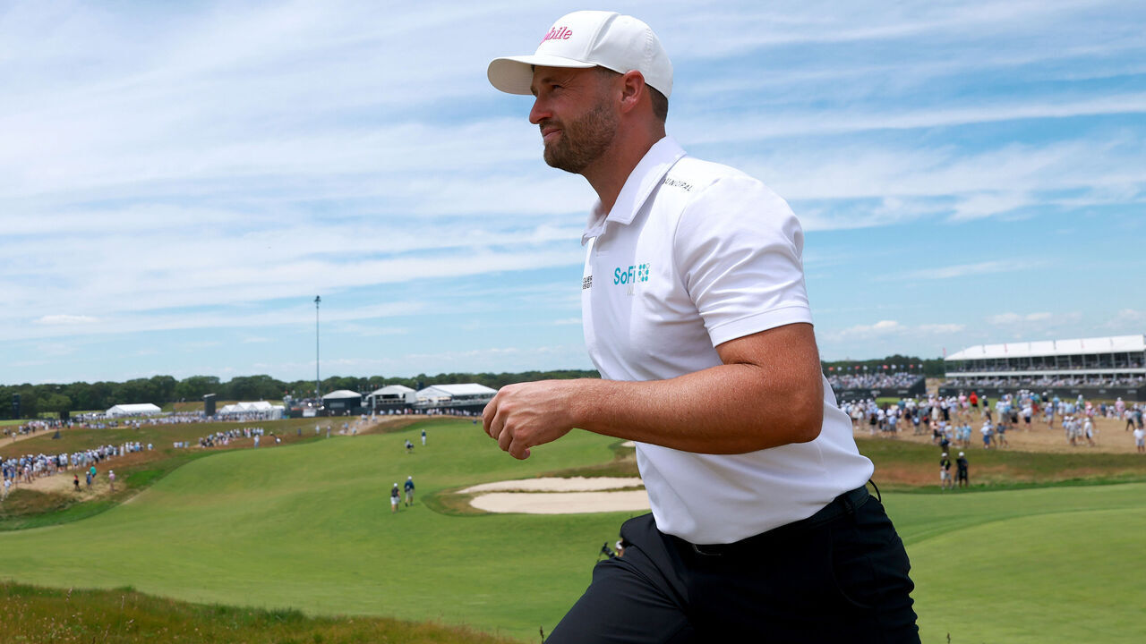 SOUTHAMPTON, NEW YORK - JUNE 19: Wyndham Clark of the United States walks off the 18th green after their round during the second round of the 126th U.S. OPEN at Shinnecock Hills Golf Club on June 19, 2026 in Southampton, New York.