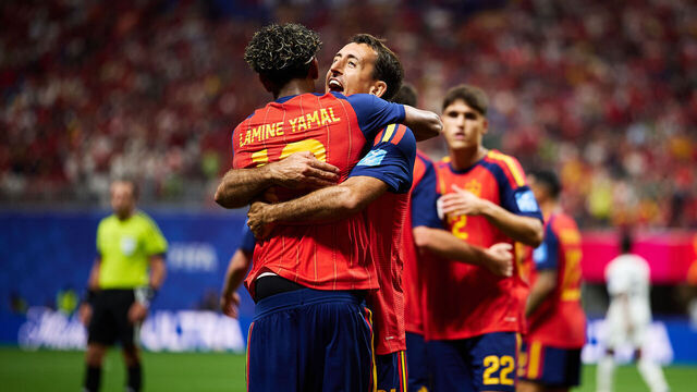 ATLANTA, GEORGIA - JUNE 21: Lamine Yamal of Spain celebrates after scoring their side's first goal with his teammate Mikel Oyarzabal of Spain during the FIFA World Cup 2026 Group H match between Spain and Saudi Arabia at Atlanta Stadium on June 21, 2026 in Atlanta, Georgia.