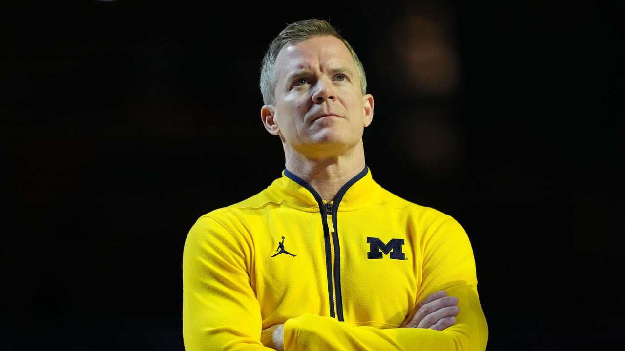 College Basketball: NCAA Finals: Michigan Head Coach Dusty May looks on from the sideline vs UConn at Lucas Oil Stadium. Indianapolis, IN 4/6/2026 CREDIT: Erick W. Rasco