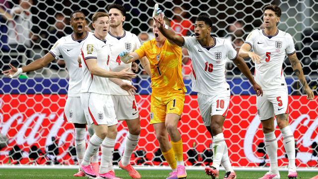 DALLAS, UNITED STATES - JUNE 17: (L-R) Ezri Konsa of England, Elliot Anderson of England, Declan Rice of England, Jordan Pickford of England, Jude Bellingham of England, John Stones of England during the World Cup match between England v Croatia at the Dallas Stadium on June 17, 2026 in Dallas United States