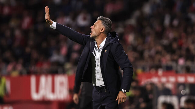 GIRONA, SPAIN - MAY 01: Martin Demichelis, head coach of RCD Mallorca, gestures during the Spanish league, LaLiga EA Sports, football match played between Girona FC and RCD Mallorca at Montilivi stadium on May 01, 2026 in Girona, Spain.