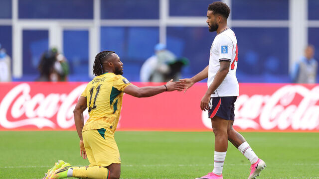 FOXBOROUGH, MASSACHUSETTS - JUNE 23: Antoine Semenyo of Ghana shakes hands with Reece James of England during the FIFA World Cup 2026 Group L match between England and Ghana at Boston Stadium on June 23, 2026 in Foxborough, United States.