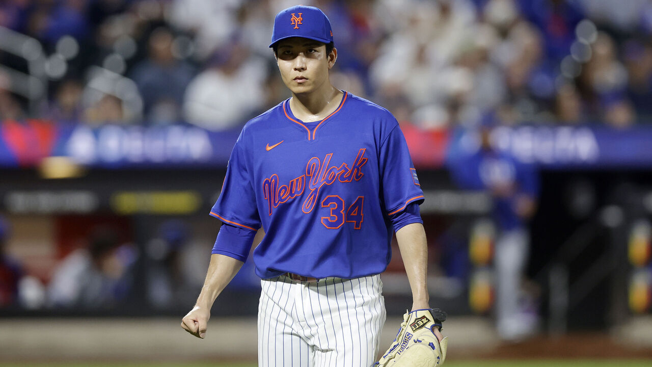 NEW YORK, NEW YORK - JUNE 23: Kodai Senga #34 of the New York Mets walks to the dugout after he was removed from a game against the Chicago Cubs in the fourth inning at Citi Field on June 23, 2026 in New York City.
