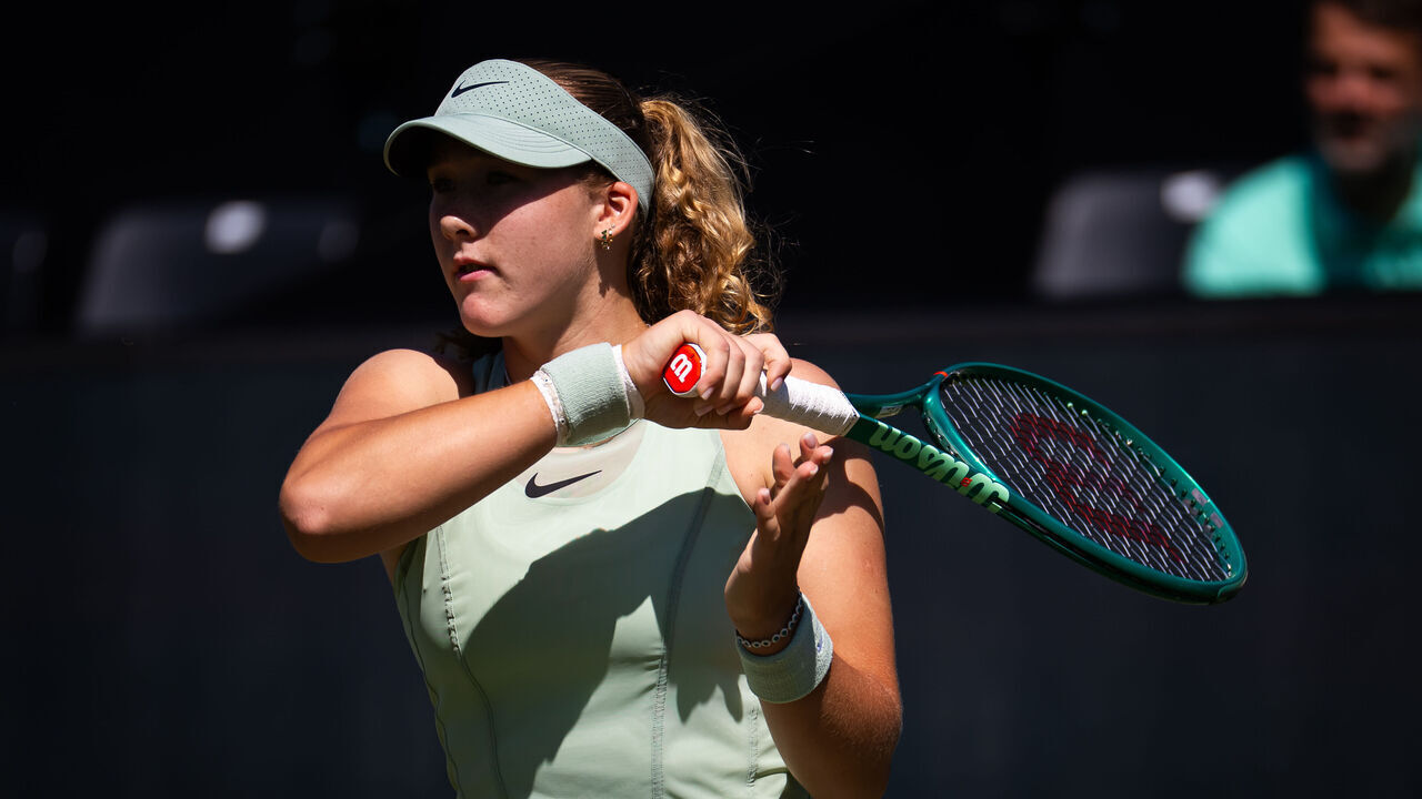 BAD HOMBURG, GERMANY - JUNE 24: Mirra Andreeva in action against Ekaterina Alexandrova in the second round on Day Four of the Bad Homburg Open on June 24, 2026 in Bad Homburg, Germany