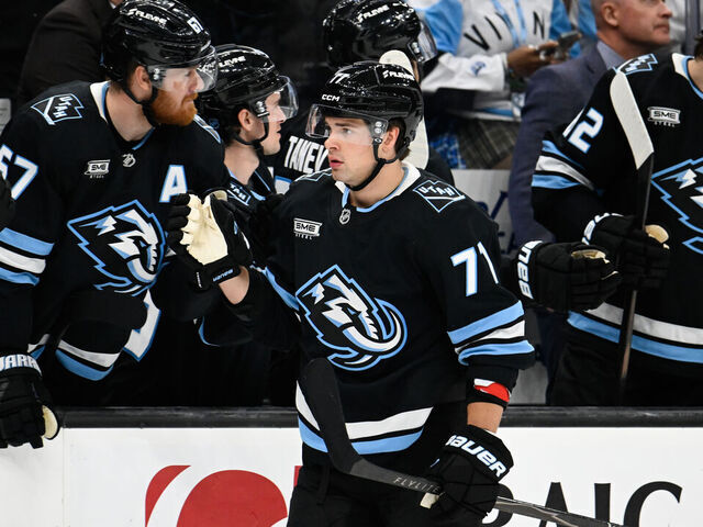 Report: Mammoth trade Peterka to Bruins for pair of