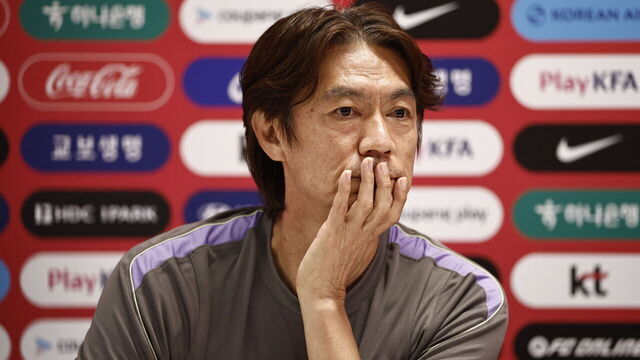 South Korea's head coach Hong Myung-bo gestures as he gives a press conference at Chivas Verde Valle in Guadalajara, Mexico on June 25, 2026, during the 2026 World Cup football tournament.