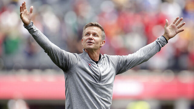 LOS ANGELES, UNITED STATES - JUNE 28: coach Jesse Marsch of Canada celebrates the victory during the World Cup match between South Africa v Canada at the Los Angeles Stadium on June 28, 2026 in Los Angeles United States