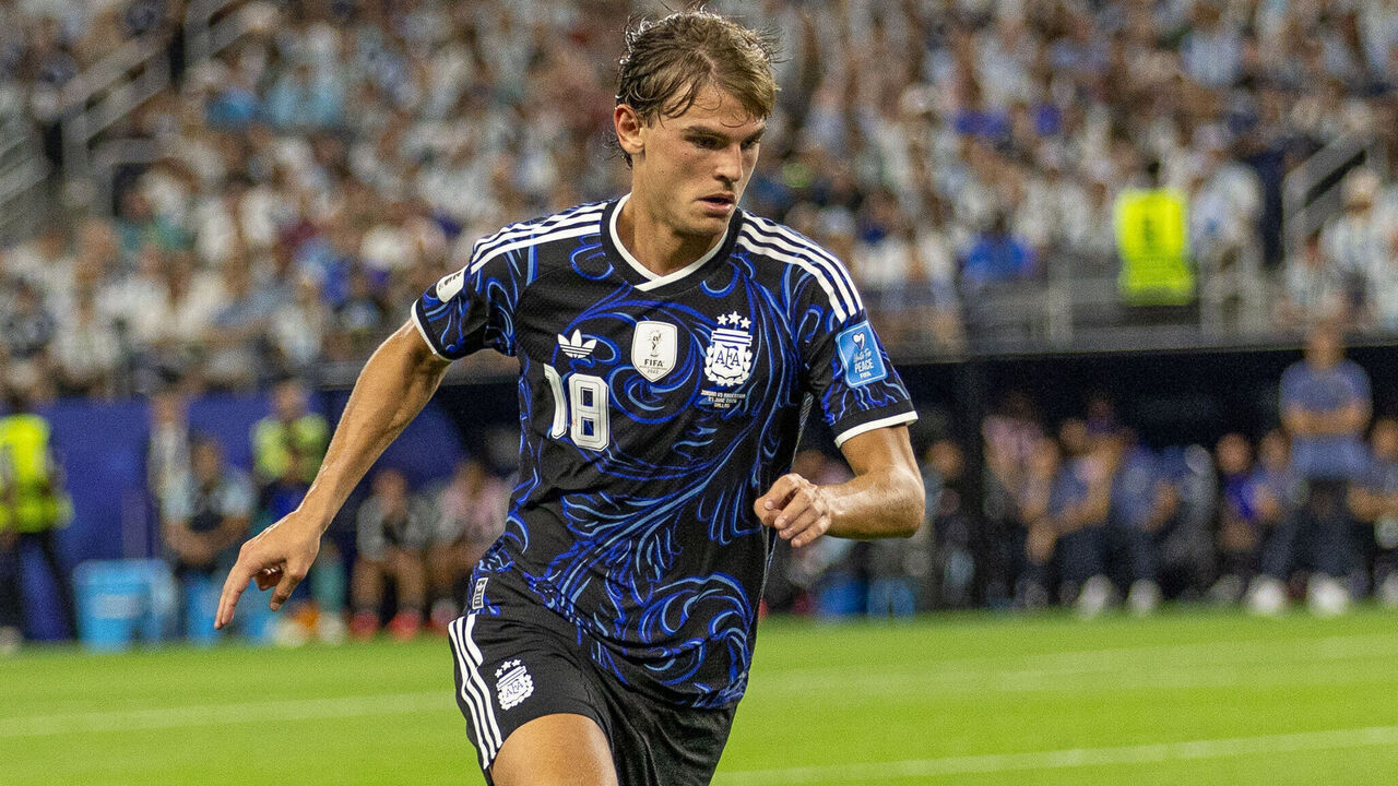 DALLAS, UNITED STATES - 2026/06/28: Nico Paz of Argentina seen in action during FIFA World Cup 2026 football match between Jordan and Argentina at AT&T Stadium Stadium (Dallas). Final score; Jordan 1:3 Argentina.