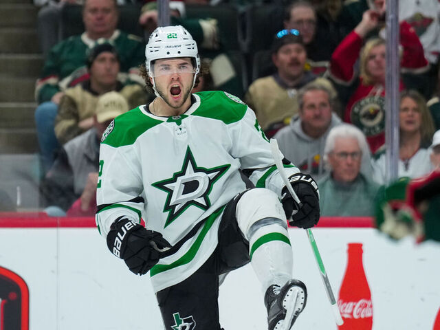 Stars trade Mavrik Bourque to Predators