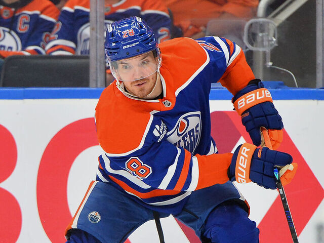 Report: Leafs sign Roslovic to 2-year, $8M contract