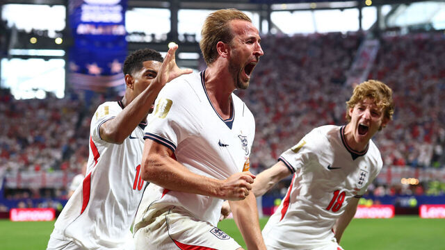 ATLANTA, GEORGIA - JULY 1: Harry Kane of England celebrates scoring a goal to make the score 1-1 during the FIFA World Cup 2026 Round of 32 match between England and Congo DR at Atlanta Stadium on July 1, 2026 in Atlanta, United States.