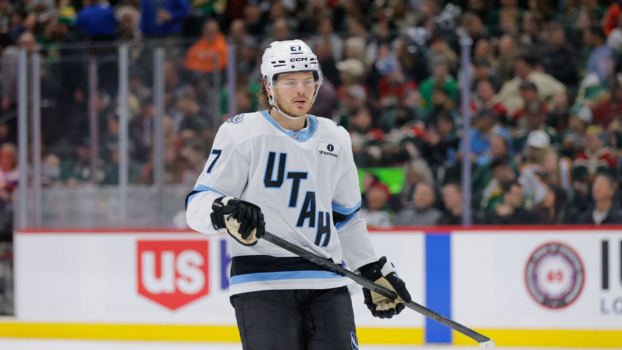 SAINT PAUL, MN - MARCH 10: Utah Mammoth center Barrett Hayton (27) during the second period of an NHL game between the Utah Mammoth and the Minnesota Wild on March 10th, 2026, at the Grand Casino Arena in St. Paul, MN.