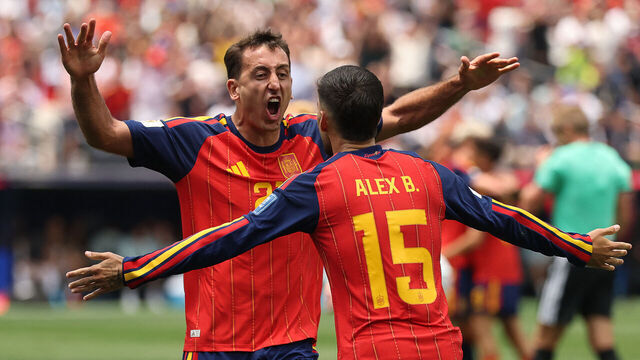 TOPSHOT - Spain's forward #21 Mikel Oyarzabal celebrates scoring his team's first goal with midfielder #15 Alex Baena during the 2026 World Cup round of 32 football match between Spain and Austria at the Los Angeles Stadium in Inglewood on July 2, 2026.