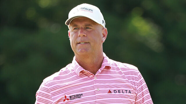 COLUMBUS, OHIO - JULY 2: Stewart Cink of the United States plays his putt on the 12th green during the first round of the U.S. Senior Open Championship 2026 at Scioto Country Club in Columbus, Ohio, USA Thursday, July 2, 2026.