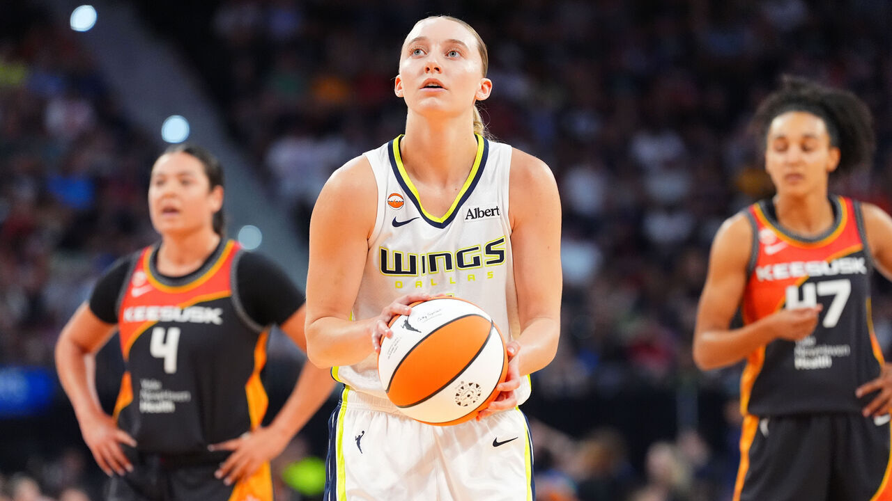 HARTFORD, CT - JULY 2: Paige Bueckers #5 of the Dallas Wings shoots a free throw during the game against the Connecticut Sun on July 2, 2026 at the PeoplesBank Arena in Hartford, Connecticut. Mandatory Copyright Notice: Copyright 2026 NBAE