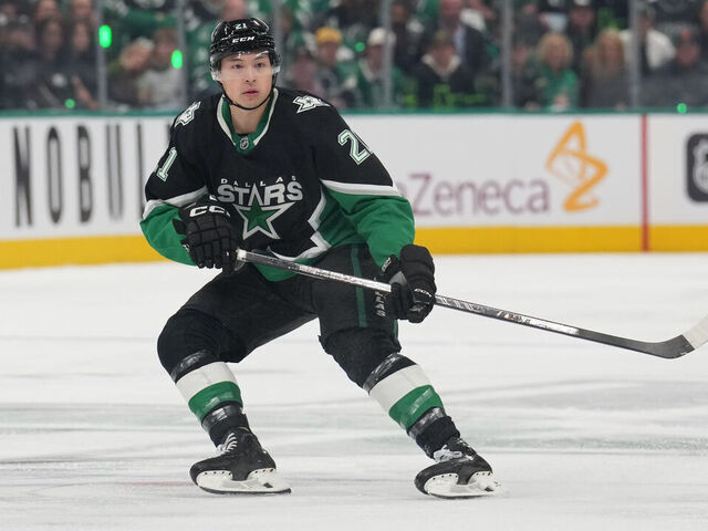 Report: Stars' Robertson to file for arbitration