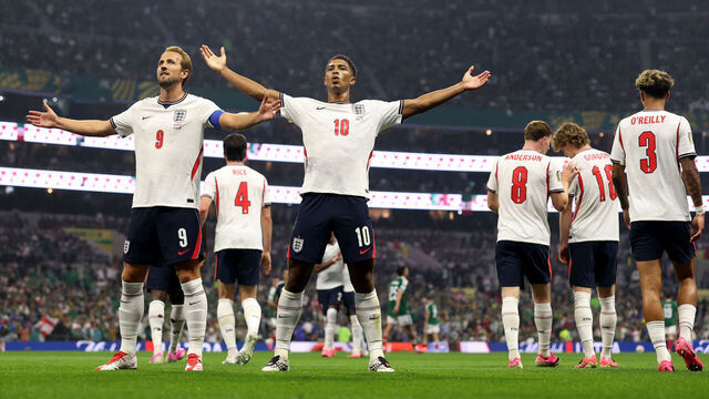 MEXICO CITY, MEXICO - JULY 05: Jude Bellingham #10 of England celebrates with teammate Harry Kane #9 after scoring his team's first goal during the FIFA World Cup 2026 Round of 16 match between Mexico and England at Mexico City Stadium on July 05, 2026 in Mexico City, Mexico.