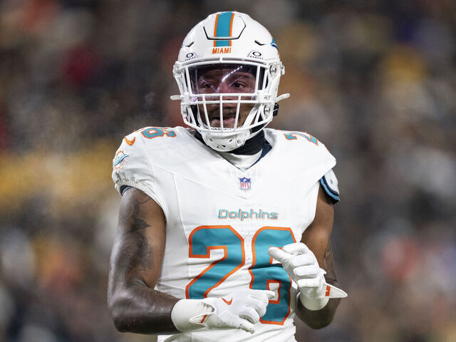 Report: Commanders signing Douglas to 1-year deal worth up