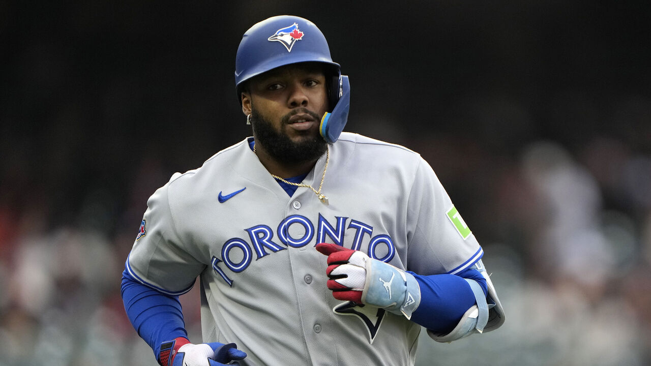 SAN FRANCISCO, CALIFORNIA - JULY 06: Vladimir Guerrero Jr. #27 of the Toronto Blue Jays runs up the first base line against the San Francisco Giants in the top of the first inning of a major league baseball game at Oracle Park on July 06, 2026 in San Francisco, California.
