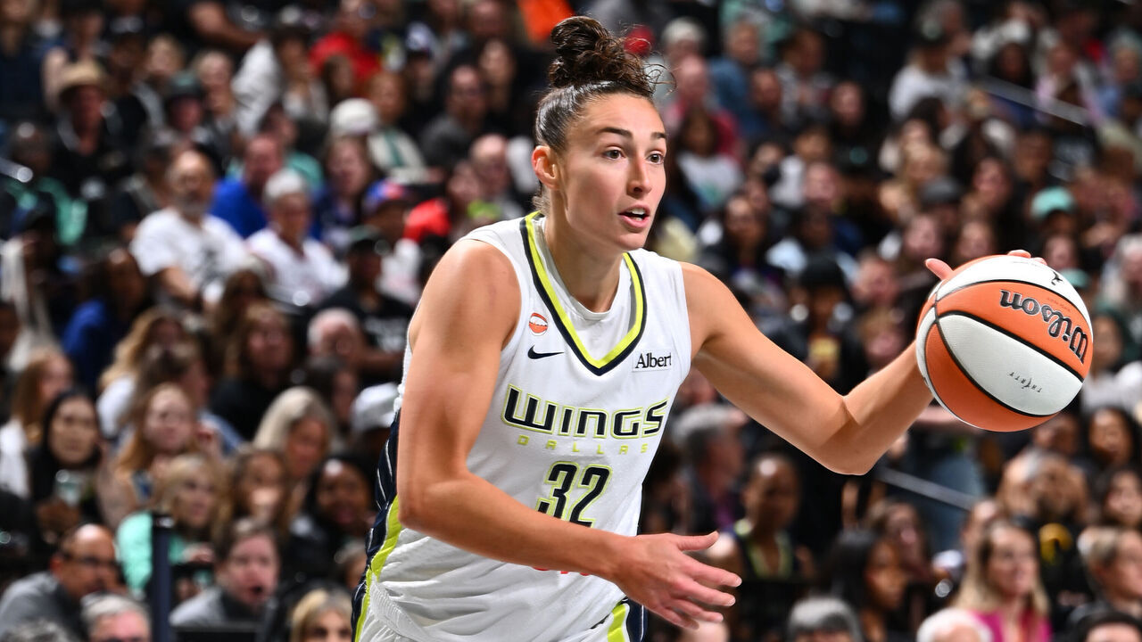 BROOKLYN, NY - JULY 7: Jessica Shepard #32 of the Dallas Wings dribbles the ball during the game against the New York Liberty on July 7, 2026 at Barclays Center Arena in Brooklyn, New York. Mandatory Copyright Notice: Copyright 2026 NBAE