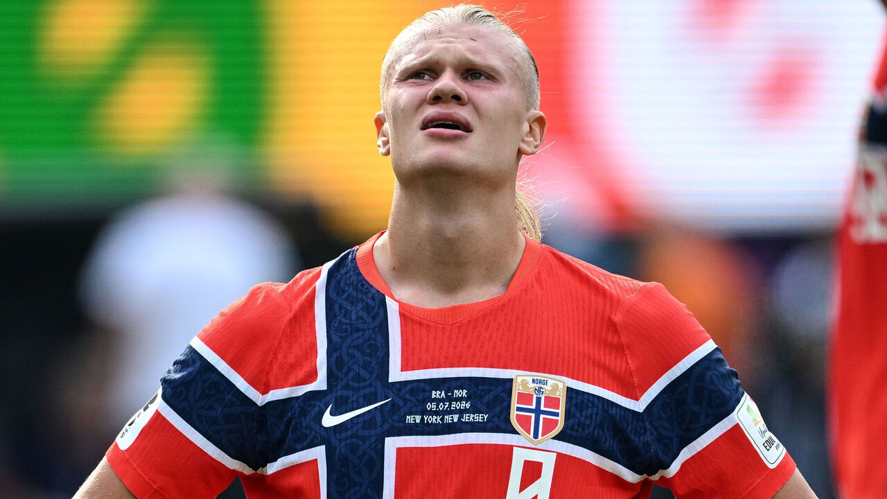 EAST RUTHERFORD, NEW JERSEY - JULY 05: Erling Haaland of Norway reacts during the FIFA World Cup 2026 Round Of 16 match between Brazil and Norway at New York New Jersey Stadium on July 05, 2026 in East Rutherford, New Jersey.