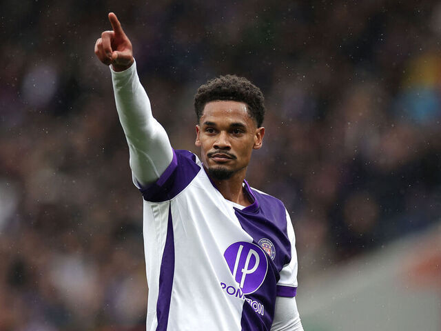 Emersonn becomes Ipswich's record signing ahead of EPL | theScore