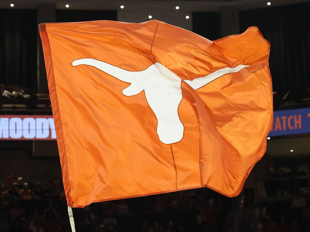 No. 1 recruit Spears commits to Texas, reclassifies into