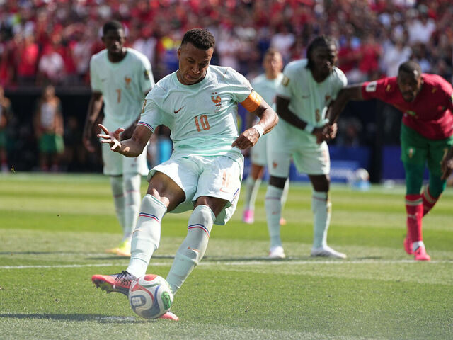 Mbappe misses penalty in quarterfinals vs. Morocco