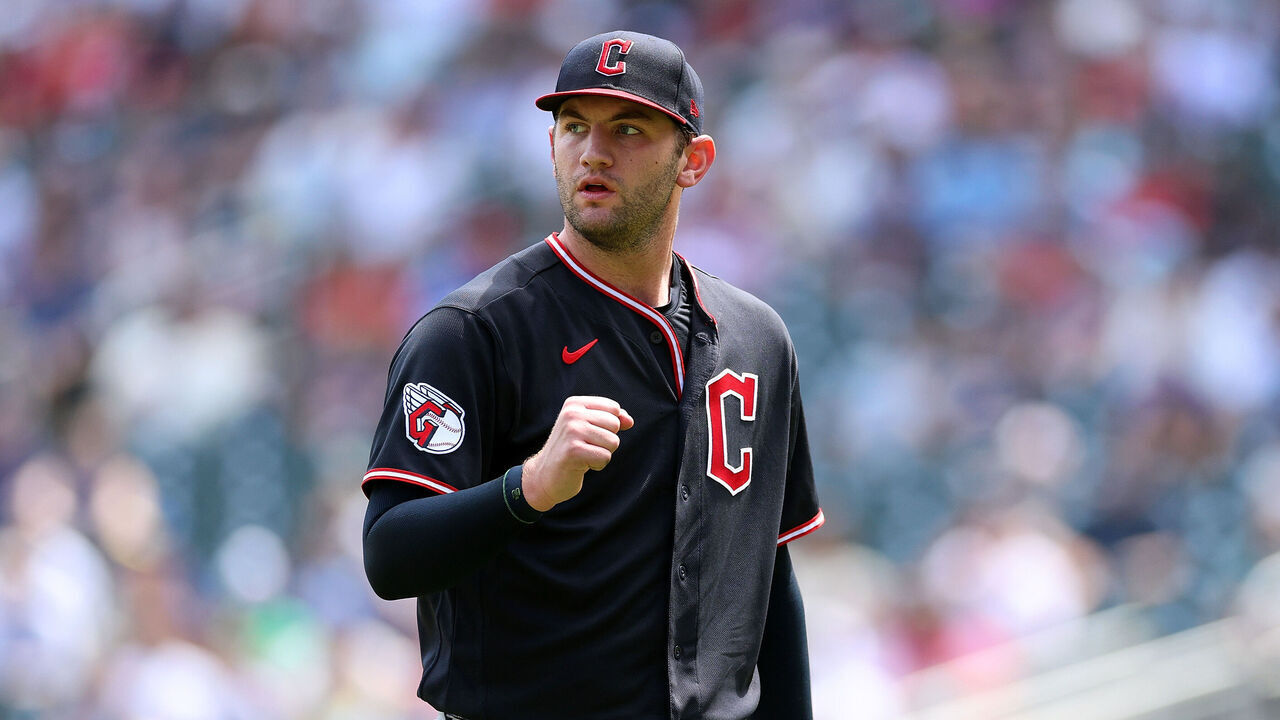 MINNEAPOLIS, MINNESOTA - JULY 09: Gavin Williams #32 of the Cleveland Guardians celebrates an out against the Minnesota Twins in the sixth inning at Target Field on July 09, 2026 in Minneapolis, Minnesota. The Guardians defeated the Twins 5-2.