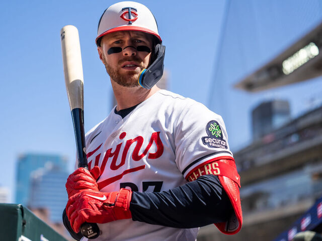 Report: Yankees looking at catching upgrade, eying Twins'