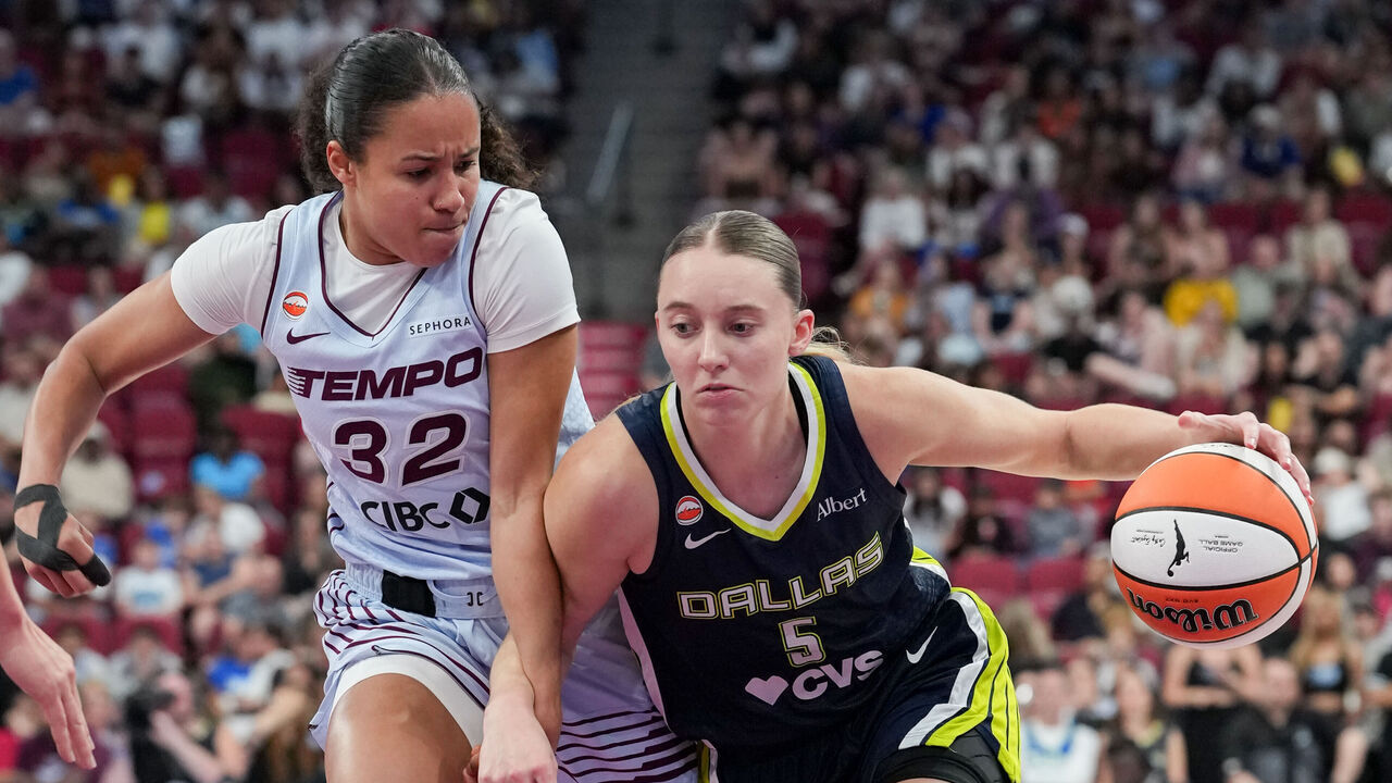 MONTREAL, CANADA - JULY 10: Paige Bueckers #5 of the Dallas Wings drives to the basket during the game against the Toronto Tempo on July 10, 2026 at Bell Centre in Montreal, Canada. Mandatory Copyright Notice: Copyright 2026 NBAE