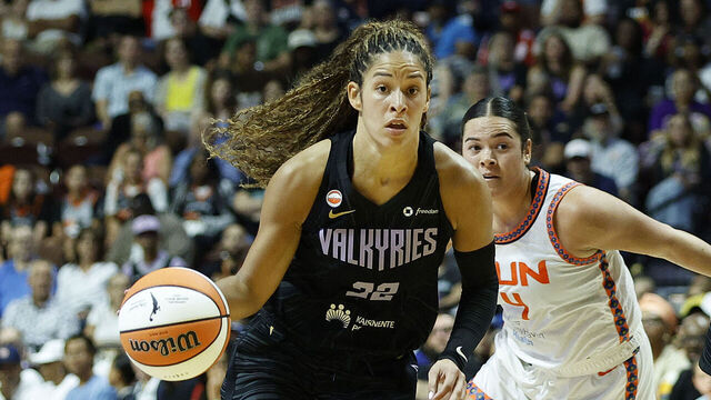 UNCASVILLE, CT - JULY 10: Veronica Burton #22 of the Golden State Valkyries fast breaks during the WNBA game between Golden State Valkyries and Connecticut Sun on July 10, 2026, at Mohegan Sun Arena in Uncasville, CT.