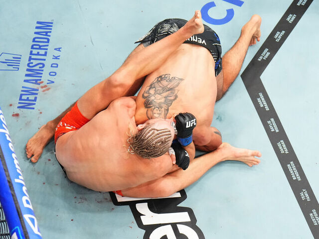 Pimblett chokes Saint Denis unconscious in 52 seconds