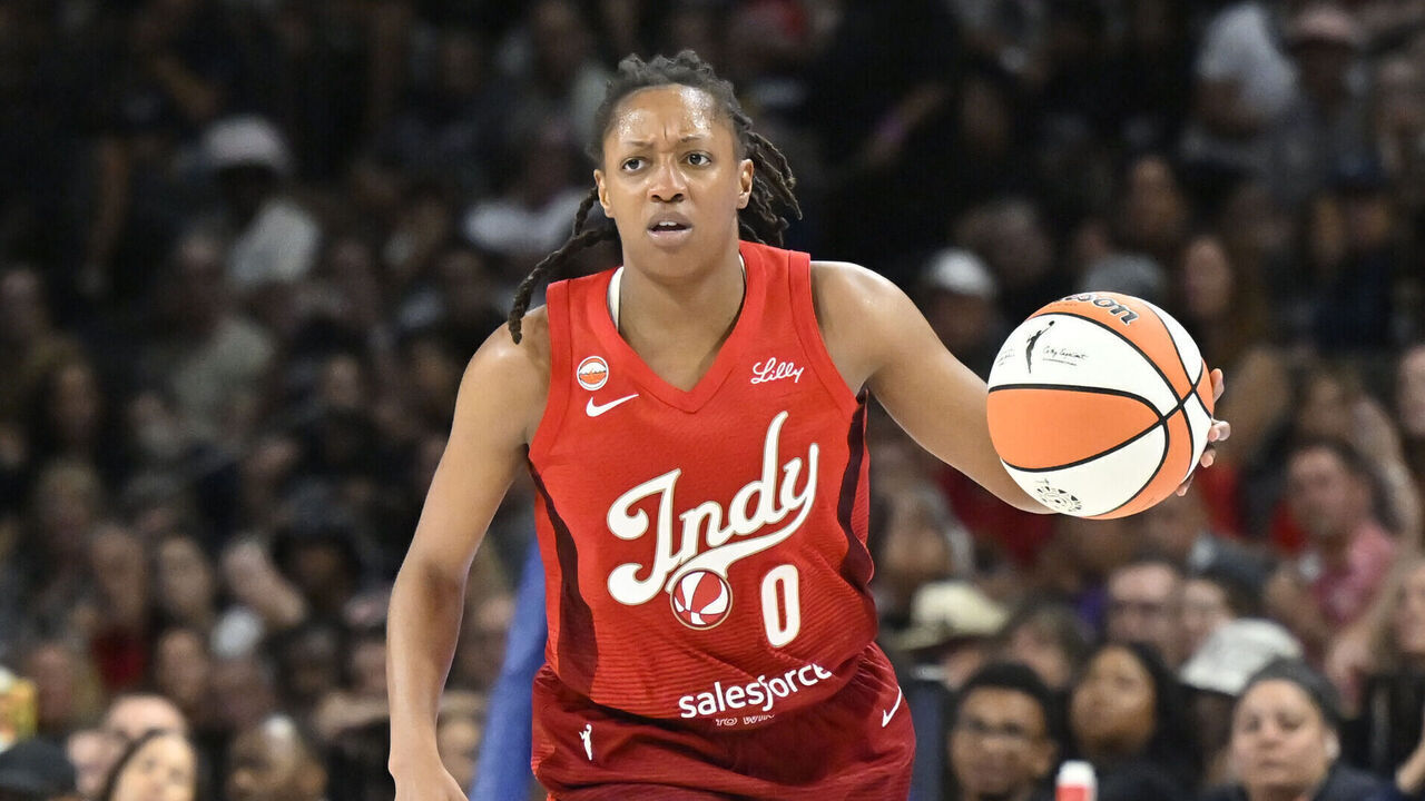 LAS VEGAS, NV - JULY 12: Kelsey Mitchell #0 of the Indiana Fever dribbles the ball during the game against the Las Vegas Aces on July 12, 2026 at Michelob ULTRA Arena in Las Vegas, Nevada. Mandatory Copyright Notice: Copyright 2026 NBAE