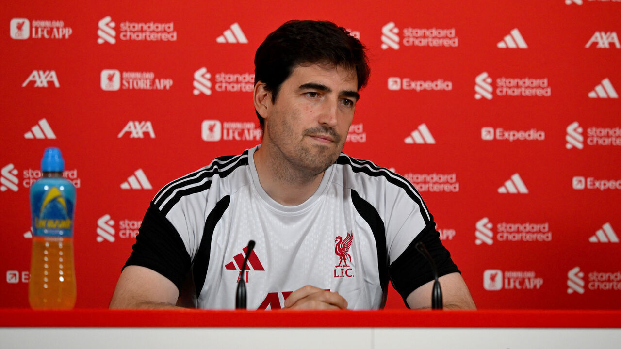 KIRKBY, ENGLAND - JULY 13: (THE SUN OUT, THE SUN ON SUNDAY OUT) Andoni Iraola head coach of Liverpool during a press conference at AXA Training Centre on July 13, 2026 in Kirkby, England.