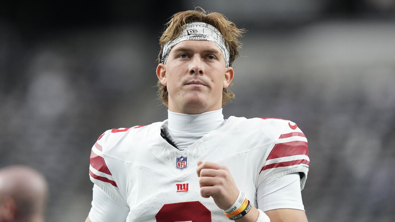 LAS VEGAS, NEVADA - DECEMBER 28: Jaxson Dart #6 of the New York Giants warms up before the game against the Las Vegas Raiders at Allegiant Stadium on December 28, 2025 in Las Vegas, Nevada.
