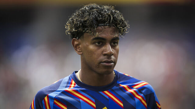 SOFI STADIUM, INGLEWOOD, CALIFORNIA, UNITED STATES - 2026/07/10: Lamine Yamal of Spain looks on during warm up prior to the FIFA World Cup 2026 quarter final football match between Spain and Belgium. Spain won 2-1 over Belgium.