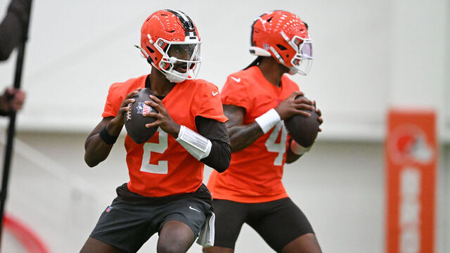 BEREA, OHIO - MAY 20: Shedeur Sanders #2 and Deshaun Watson #4 of the Cleveland Browns look to pass during the Cleveland Browns OTA Offseason Workouts at CrossCountry Mortgage Campus on May 20, 2026 in Berea, Ohio.